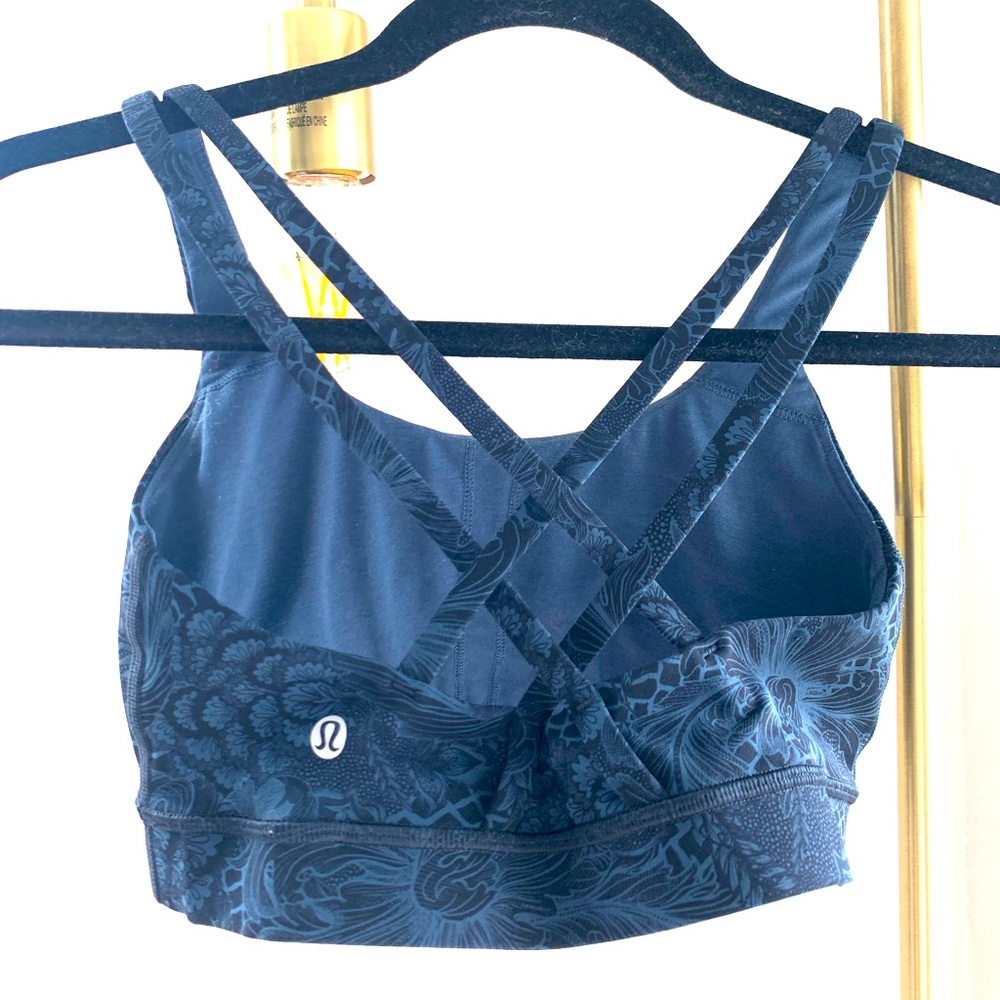 Lululemon sports bra
